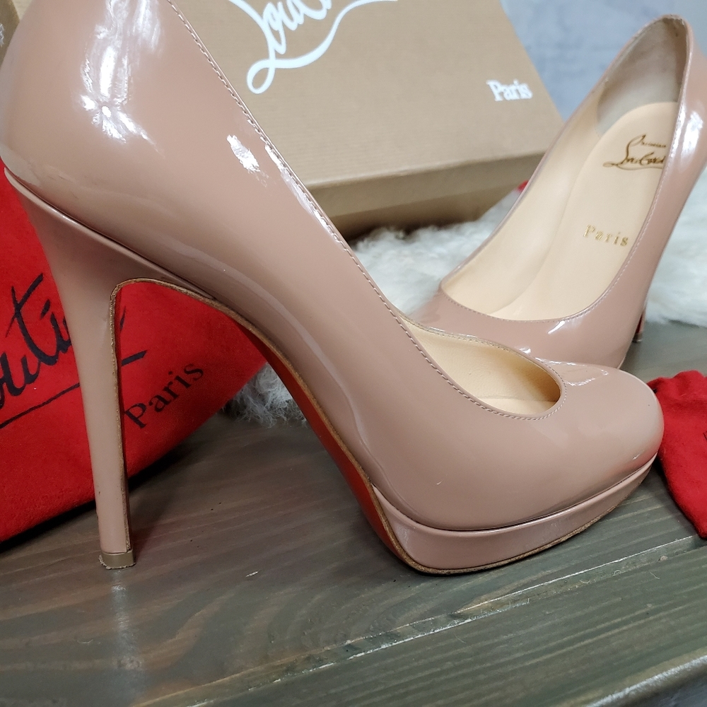 Louboutin Patent Leather 120 Pump - Picture 3 of 9